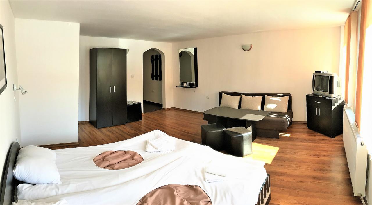Yakovtsi Inn Exteriér fotografie